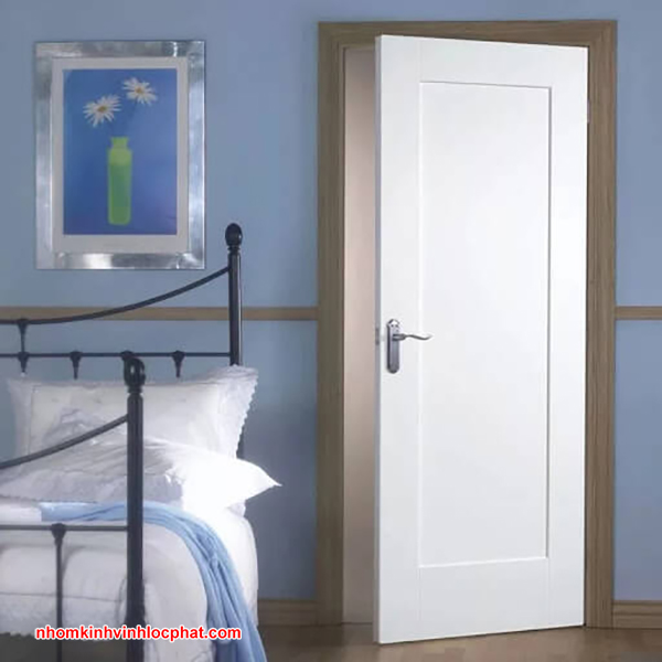 Mẫu cửa nhôm phòng ngủ màu trắng